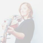 Annette Blecher mit Bratsche